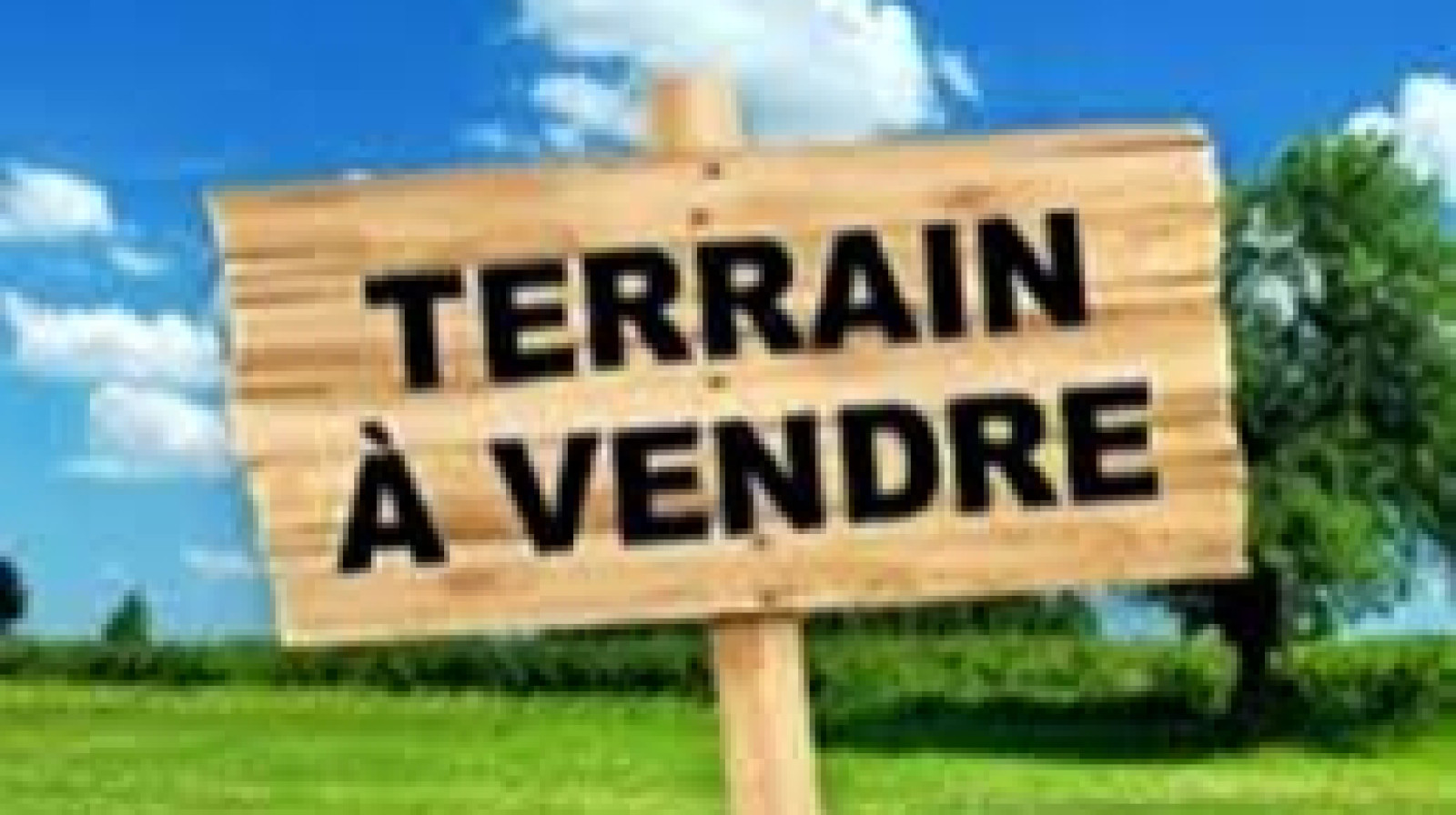 Terrain constructible de 455m2 à Brem-sur-Mer